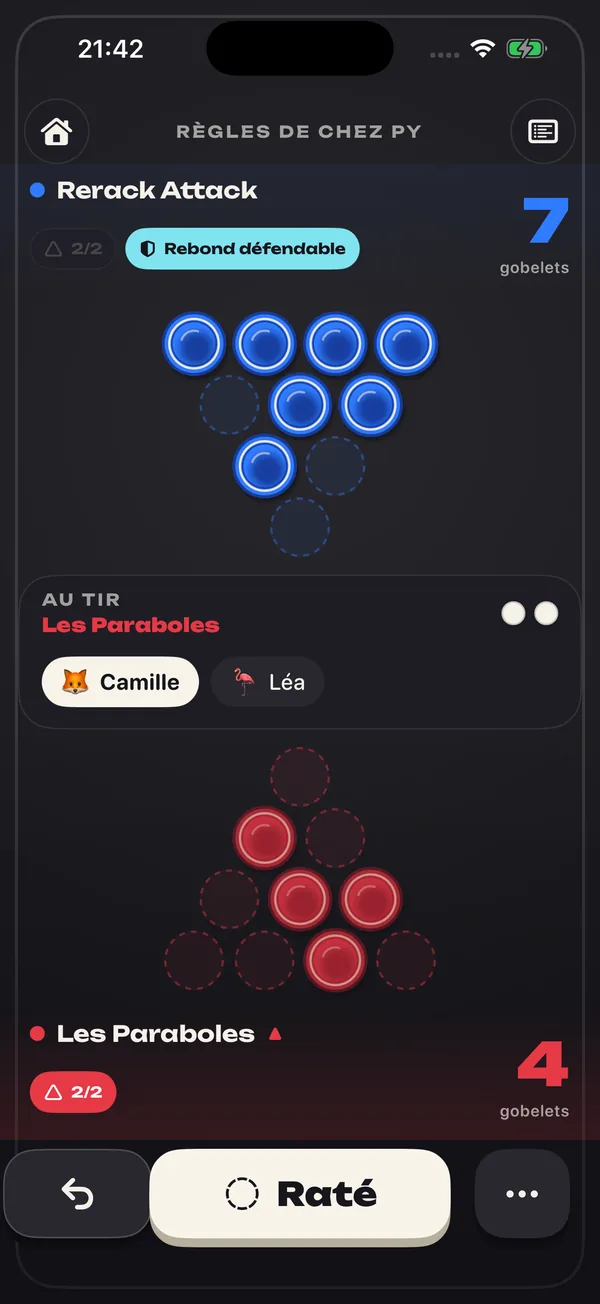 Écran de partie : deux racks de gobelets vus du dessus, bleu en haut et rouge en bas, l'équipe au tir et le gros bouton Raté.